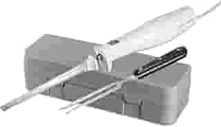 Hamilton Beach Faca elétrica para esculpir carnes, aves, pão, espuma de artesanato e muito mais, com lâminas de aço inoxidável serrilhadas alternativas, design ergonômico, estojo de armazenamento e