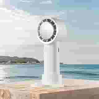 Mini Ventilador Portátil Recarregável – Ventilador de Mesa USB com Bateria, 3 Velocidades, Turbo Mode e Base para Celular – Design Compacto e Prático
