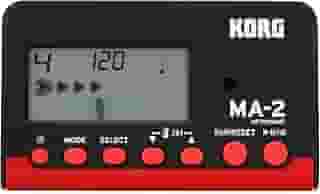Korg Metrônomo digital MA-2 para instrumentos orquestrais com tela grande e 400 horas de vida útil da bateria - preto/vermelho