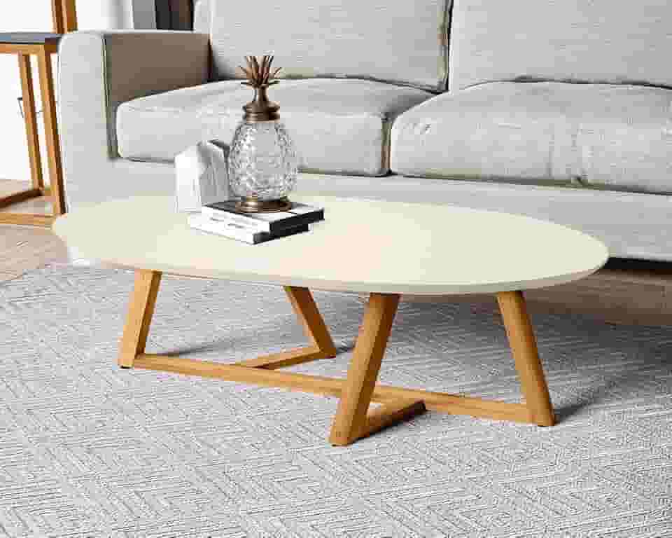 Mesa de Centro Sala Classic Oval com Pés em Madeira Maciça Off White/Amendoa