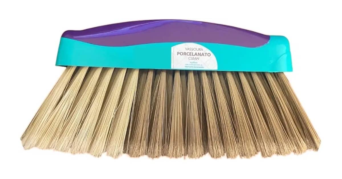 Melhor Vassoura para Varrer Porcelanato: Cerdas Macias Essenciais