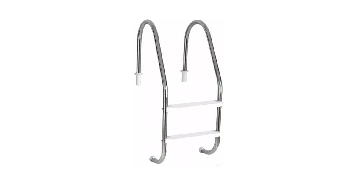 Qual a melhor escada para piscina de fibra? 8 Opções