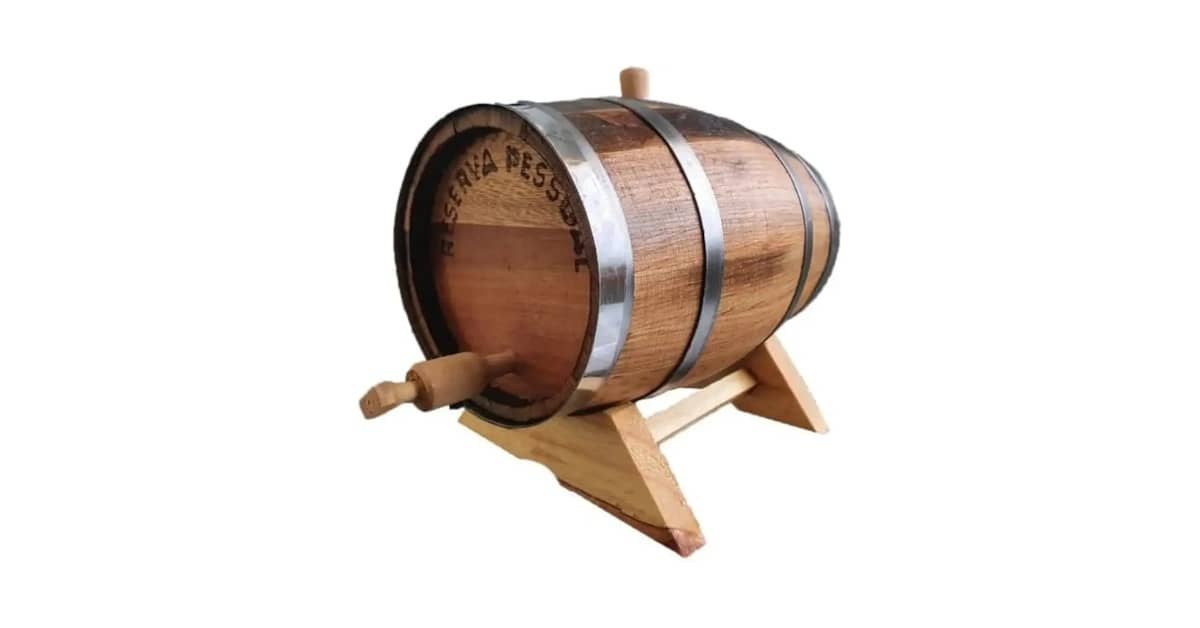 Qual o Melhor Barril de Carvalho para Envelhecer Cachaça: 10 Opções Analisadas