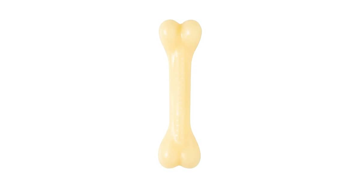 Qual o Melhor Osso para Cachorro Roer? Natural vs. Sintético