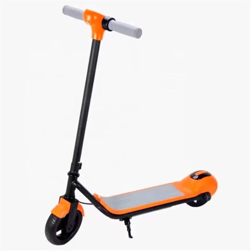 Patinete Infantil Elétrico 2 Rodas Com Luzes Led Bluetooth Integrado Kids Portátil Cor Laranja Brinovar