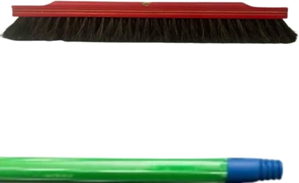 1 VASSOURA PELO NATURAL 60CM COM CABO