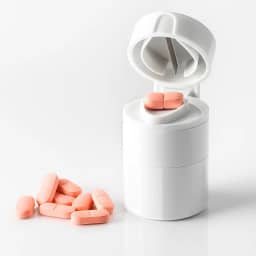 Cortador de Comprimidos 3 em 1, Corte, Maceração e Armazenamento de Comprimidos