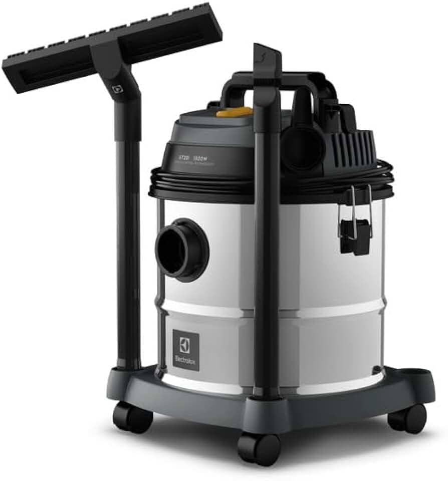 Electrolux Aspirador água pó função sopro compacto liquidos quimicos inox 1800W 20L total 15L util protetor termico GT20i 220V