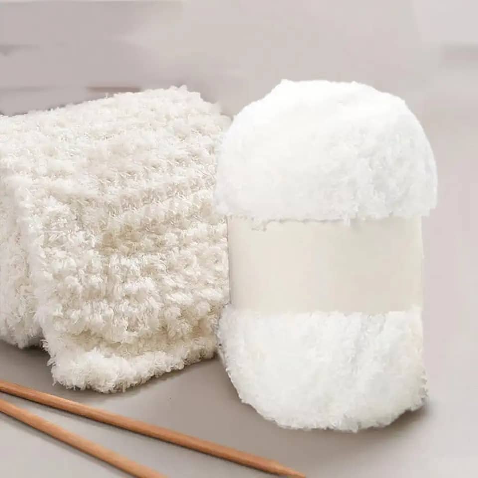 Fio de chenille de cores vibrantes para a pele – para fazer cachecóis quentes, chapéus e itens de decoração de casa, tricô e crochê, branco