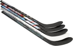 Bauer Mystery Mini Hockey Sticks 2024 (direita) um bastão aleatório