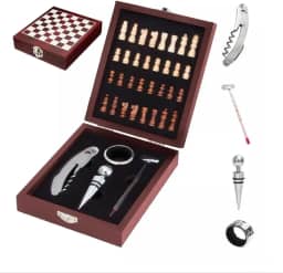 Kit para Vinho 5 Peças com Jogo de Xadrez, Inclui Saca-Rolhas, Tampa de Vinho, Termômetro, Anel Salva-gotas, 32 Peças de Xadrez Estojo Luxo em Madeira 14x17x5cm, Aço Inox, Elegância e Praticidade