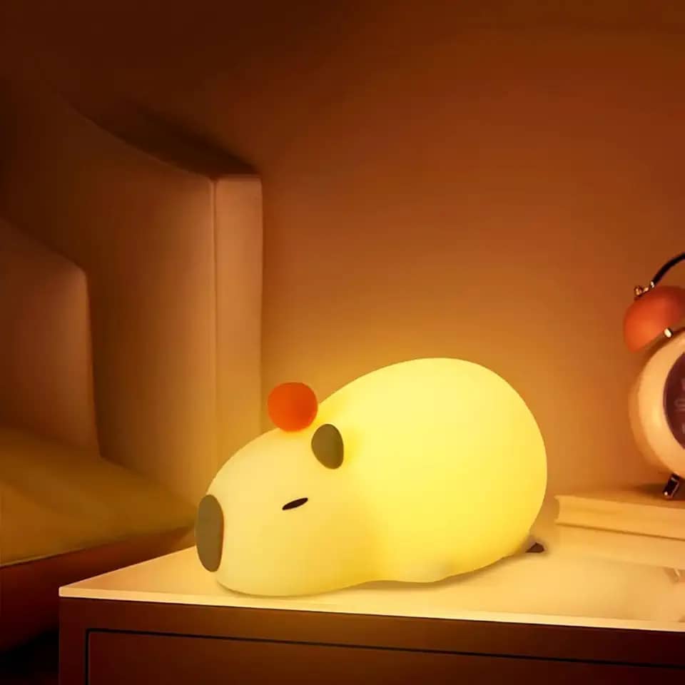 Luminária Capivara LED Touch de Silicone Recarregável USB Luz Noturna Infantil Decoração Quarto Abajur Mesa (CAPIVARA DEITADA)