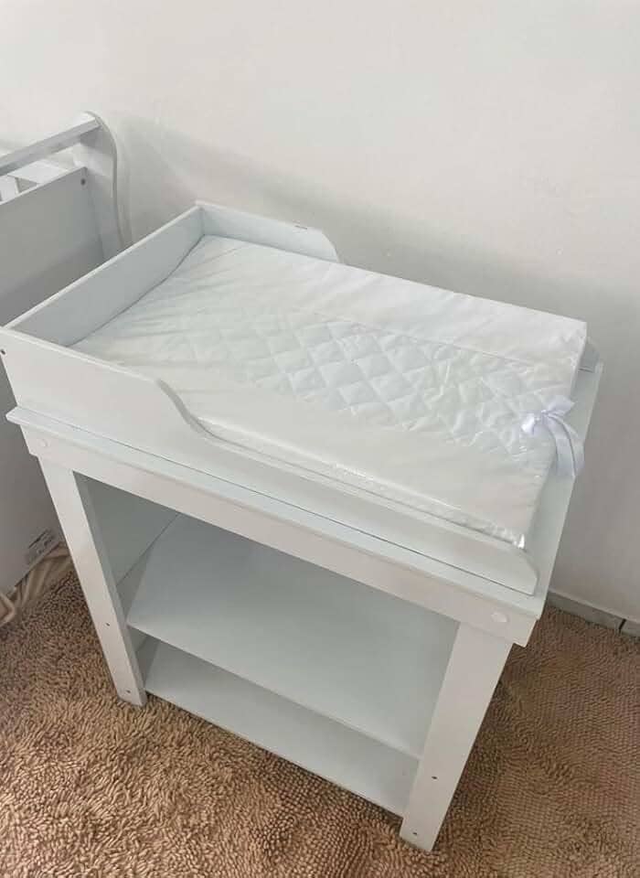 Trocador De Bebê Anatômico Luxo Cômoda Com Capa Plástica Padrão Americano Várias Estampas (Branco, Tamanho P)
