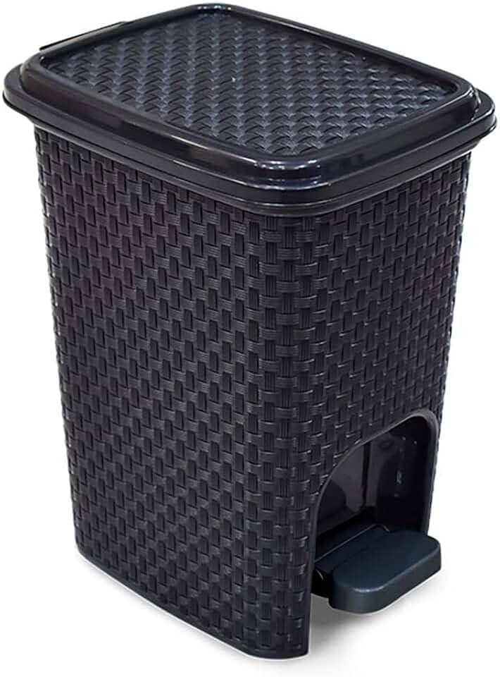 LIXEIRA RATTAN PRETA C PEDAL 7 LTS
