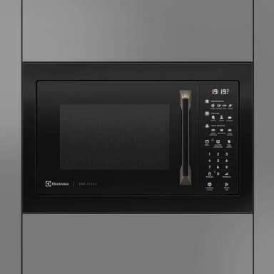 Micro-ondas de Embutir Electrolux 34L Preto com Grill e Painel Blue Touch Pro Series MV43T