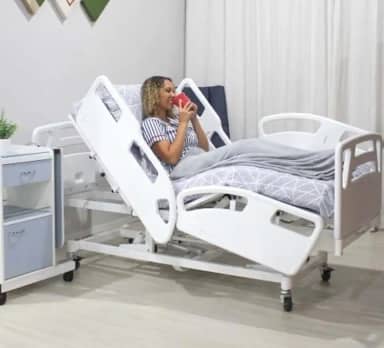 Cama Hospitalar Motorizada 5 Movimentos Elétricos Fowler Com Elevação de Leito e Estrutura Reforçada, Articulada e com Registro ANVISA - Conforto e Segurança Para Idosos