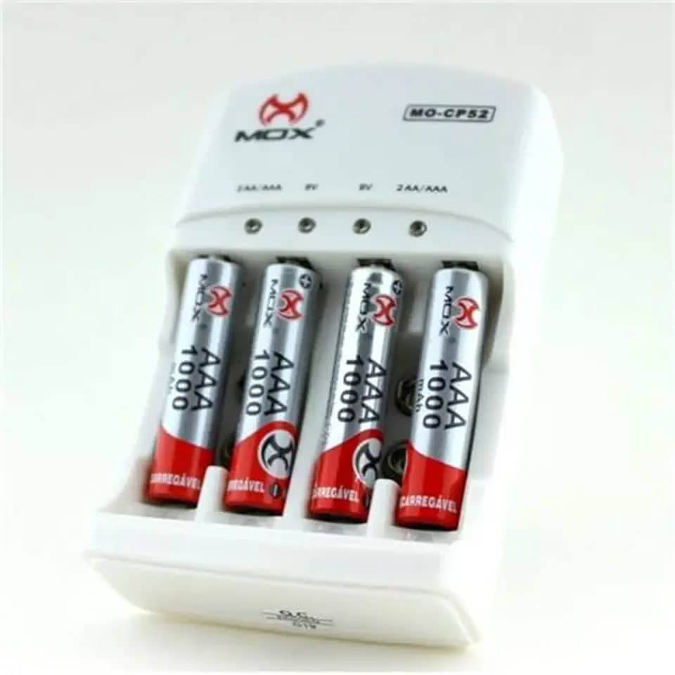 Carregador Pilhas Mox Aa Aaa 9v Com 4 Pilhas Aaa MO-CP52