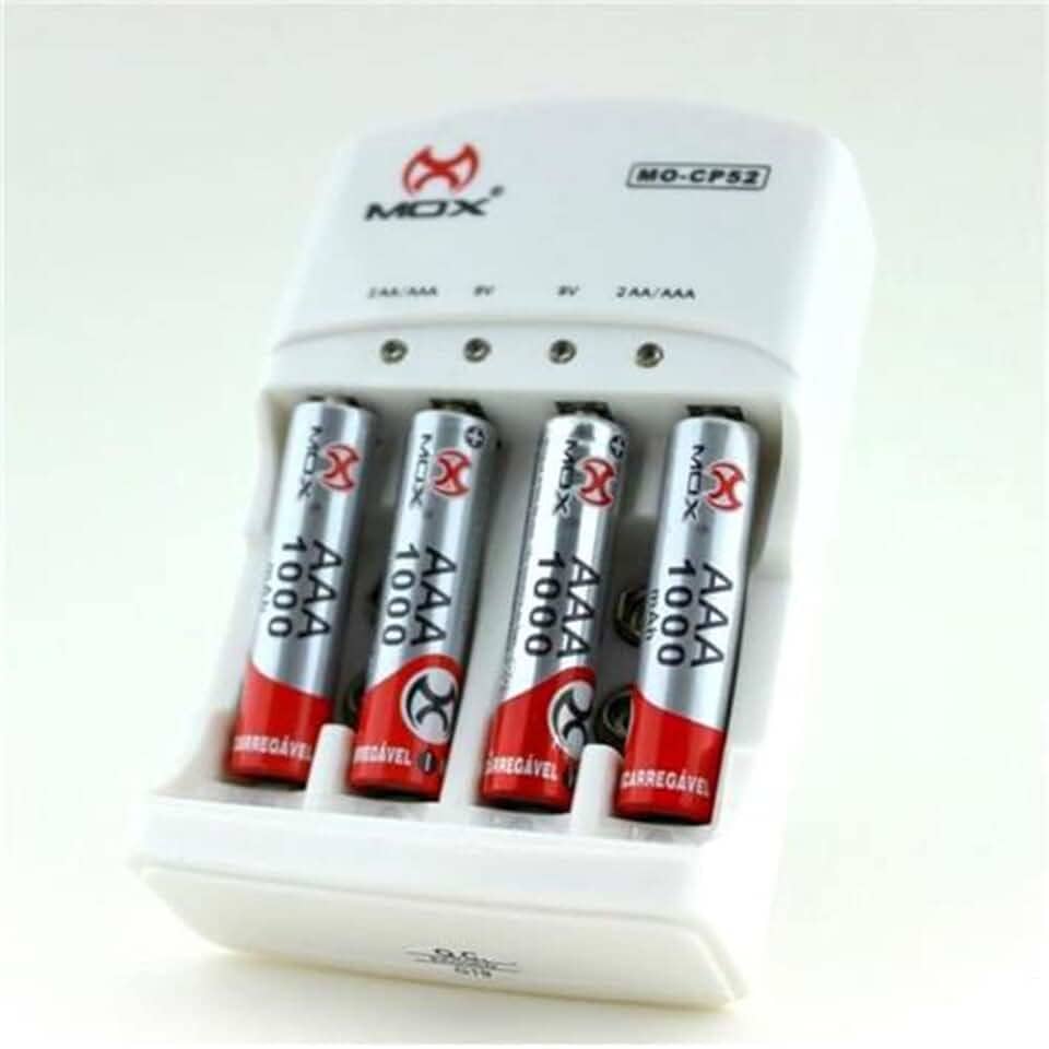 Carregador Pilhas Mox Aa Aaa 9v Com 4 Pilhas Aaa MO-CP52