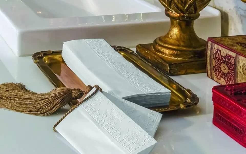 Toalha de papel Trevo Relevo branca 25 peças 28 x 25 cm