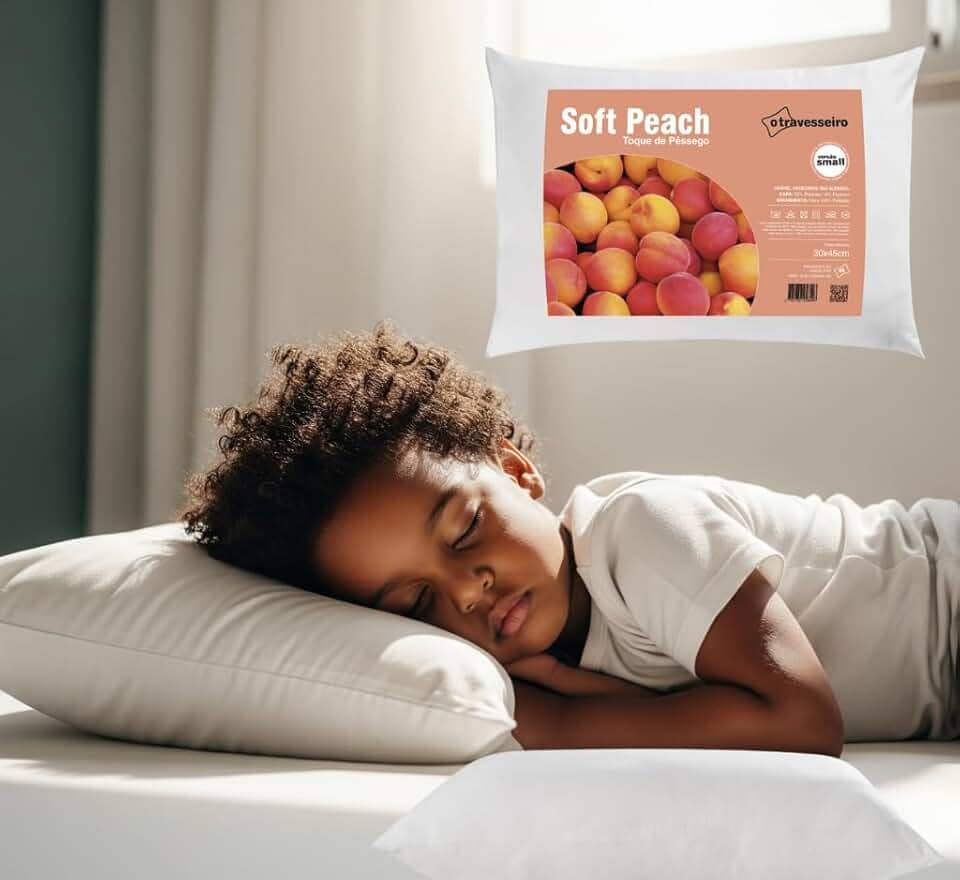 Travesseiro Infantil Antialérgico Antiácaro Toque de Pêssego Soft Peach 30x45cm Fibra de Poliéster Siliconada Lavável em Máquina para Crianças de 2 á 8 Anos