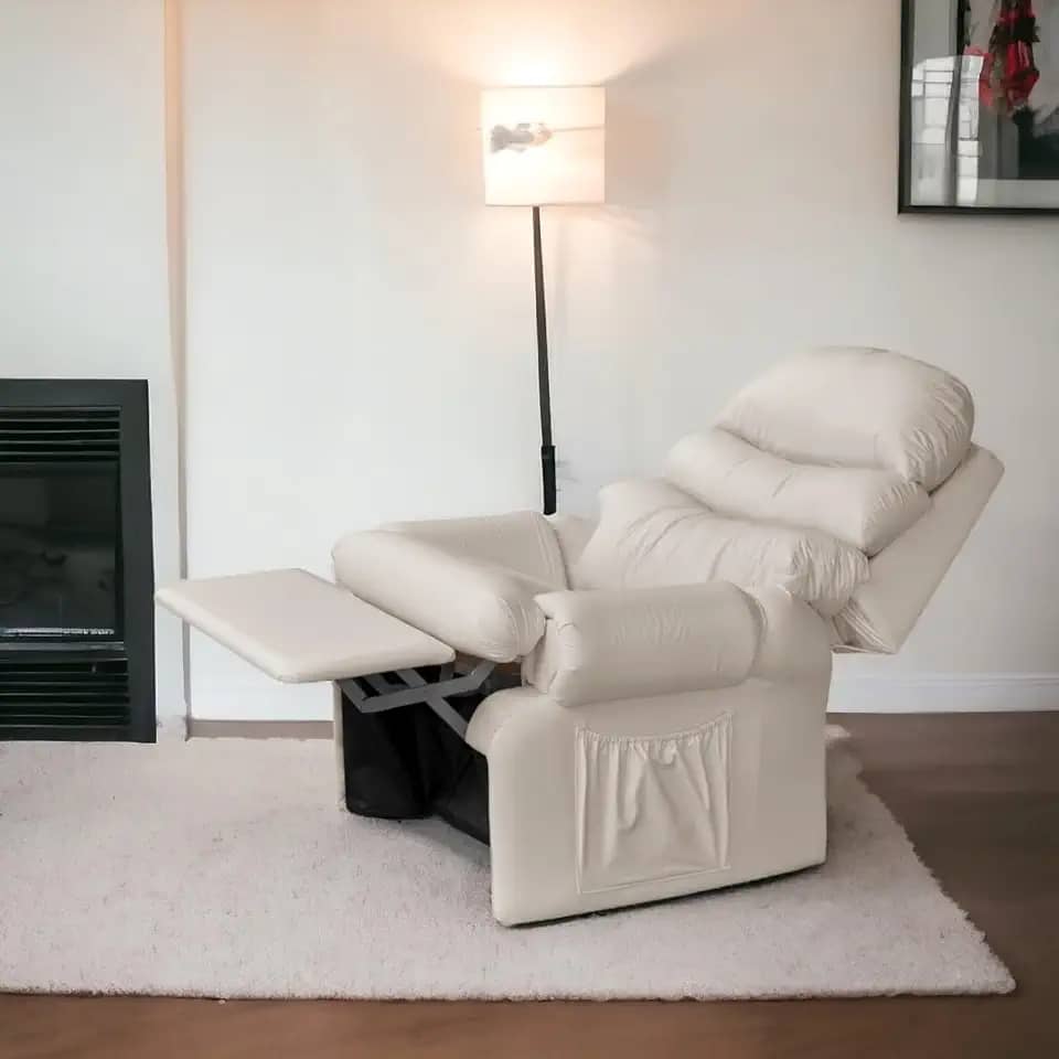 Poltrona do Papai Amamentação Reclinavel Sala Quarto Corino Corano Acolchoada Bege Top Sofas