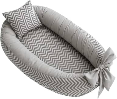 Ninho redutor de berço bebê percal 100% algodão + Almofada Anatomica Estampada Unissex (Chevron Cinza)