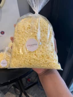 Queijo Minas Ralado Decanto Suaçuí - Rala Fina, Média ou Grossa (250g - 1kg) - Ideal para Massas, Risotos, Molhos e Finalizações - Sabor Intenso e Autêntico - Qualidade Premium (500g - Rala Grossa)