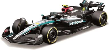 Bburago - Mercedes AMG Petronas W15 Lewis Hamilton #44 2024 - Modelo de carro realista em escala 1:43, dirigido por Lewis Hamilton, licença oficial da Mercedes, idade recomendada a partir de 3 anos