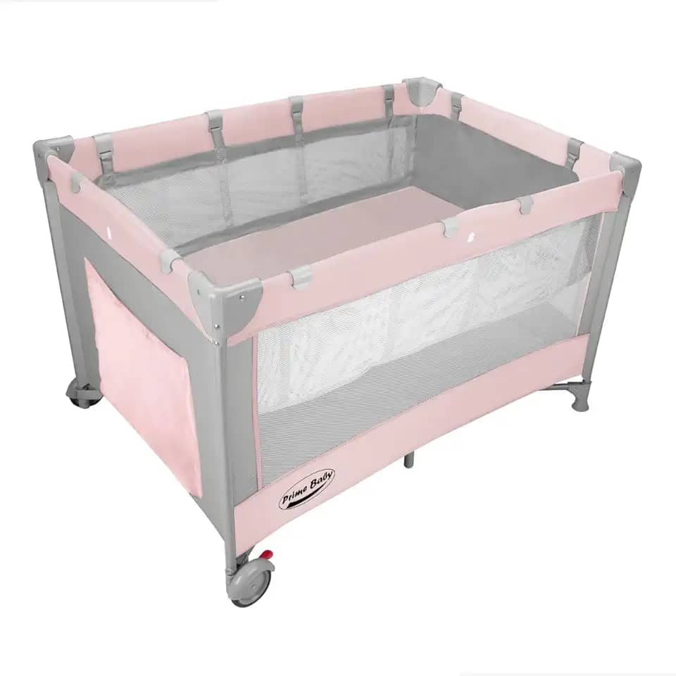 Berço Portátil Desmontável Prime Baby Amici com Ajuste de 2 Alturas, Colchonete Dobrável, Bolsa de Transporte e Rodas com Trava de Segurança Até 17kg (Rosa)