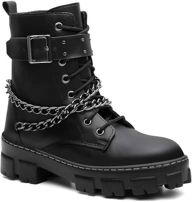 Bota Coturno Feminina Preta com Correntes, Cano Alto, Sola Tratorada, Couro Sintético, Estilo Urbano, Fecho com Zíper Lateral, Design Moderno e Atitude