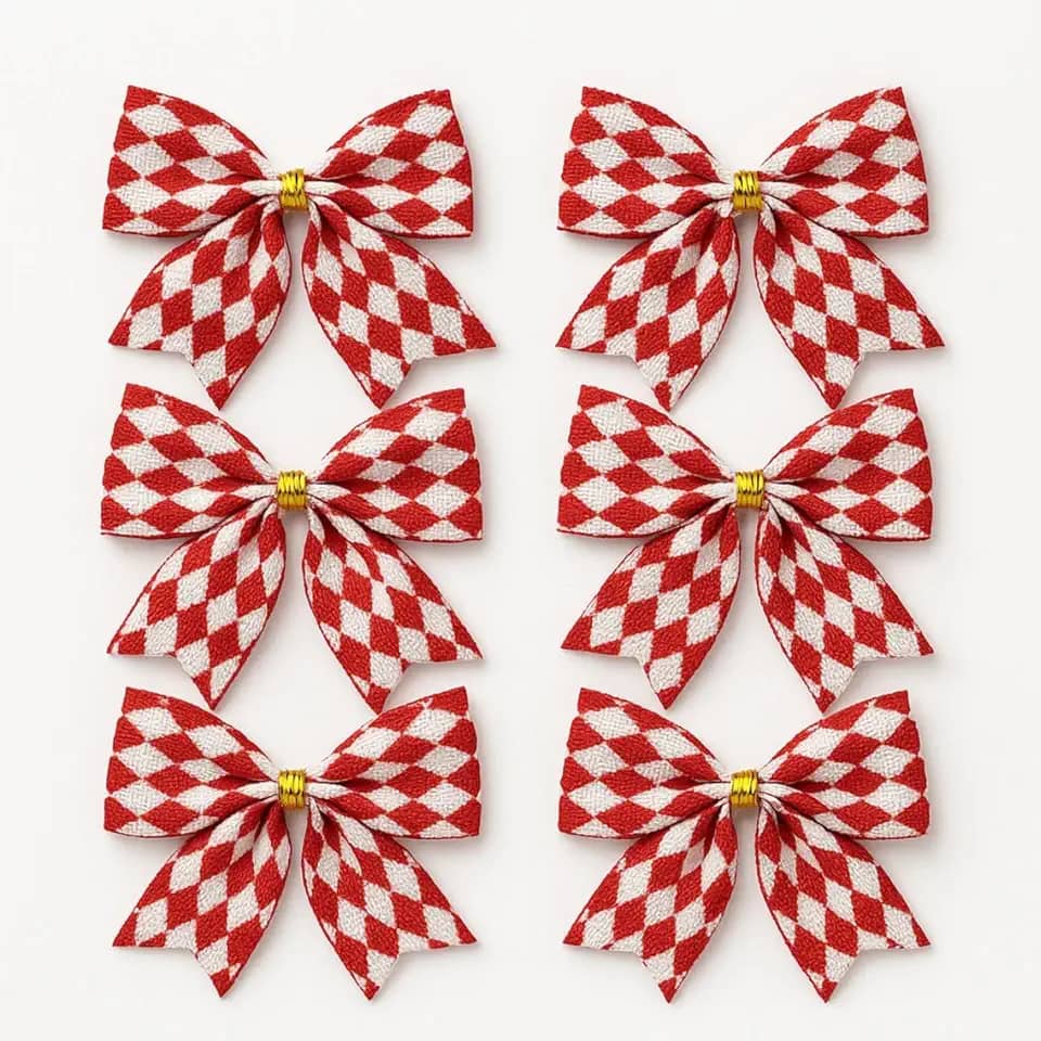 Kit com 6 Laços Decorativos Quadriculado Vermelho e Branco 10x10 cm para Decoração Natalina Premium