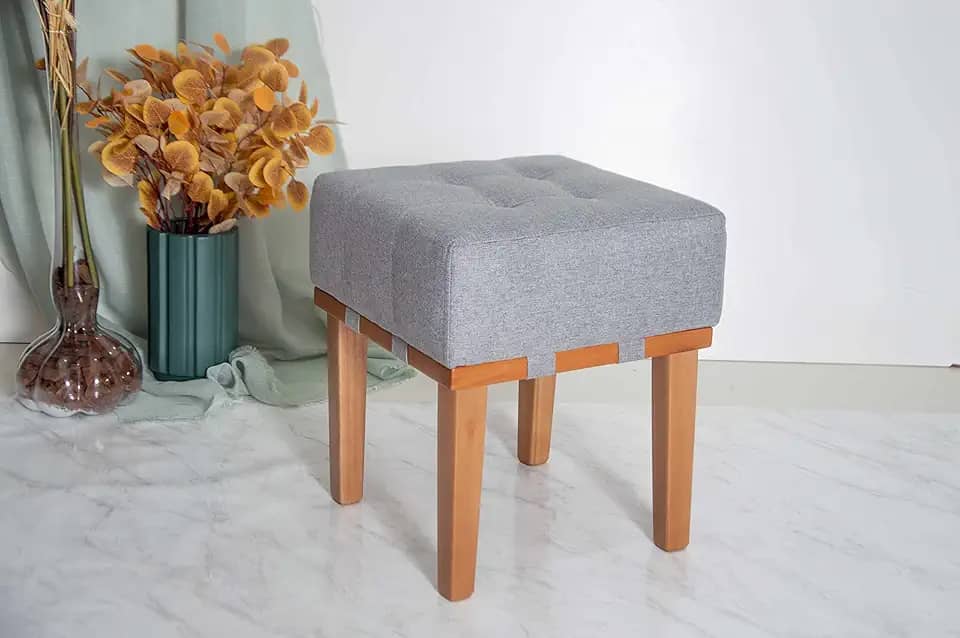 Kit 2 Puff Banquetas Apolo Para Sala de Estar Madeira Maciça Sanna Decor (Linho Cinza Claro)