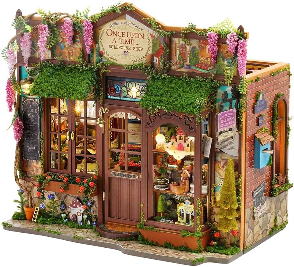 Kit Casa Boneca Miniatura Montar - Modelo Loja Contos Fadas 1:24, Inclui Móveis, Acessórios e Luzes LED, Indicado para Meninos e Meninas a Partir de 14 Anos