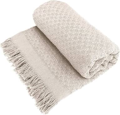 Decolab Manta para Sofá em Algodão com Franjas Artesanais | Cobertor Decorativo para Sofa, Poltrona e Cama | Estilo Boho Chic (Branca-Cru)