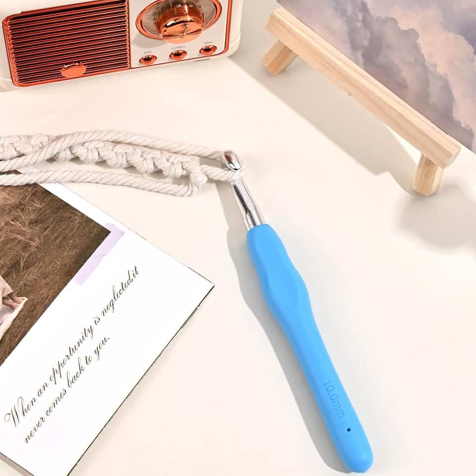 Agulha de crochê de 10 mm, agulhas de tricô extra longas para iniciantes e fio de crochê, cabo ergonômico para mãos artríticas