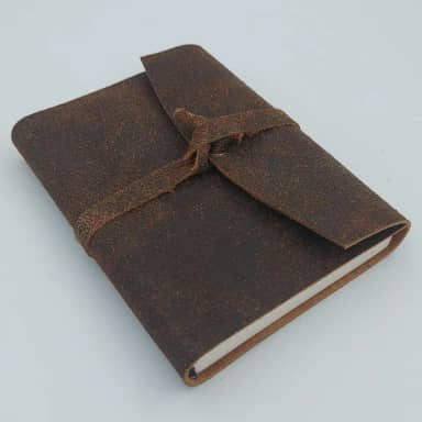 Diários de Viagem em Couro Caderno Médio (Marrom Ferrugem)