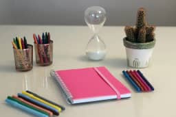 Caderno Escolar 1/4 96 Folhas Rosa Confetti