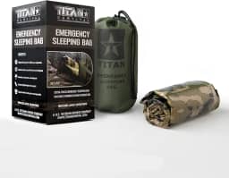 TITAN Survival Saco de dormir de emergência/Bivy térmico | Woodland CAMO | PE, 91,44 cm x 198,12 cm
