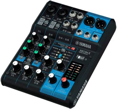 Mesa de Som Yamaha MG06 com 6 canais - 2 Entradas de Microfone