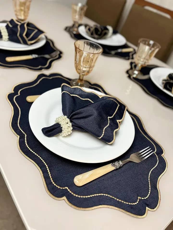 Kit Jogo Americano Realeza Com Guardanapo Bordado Mesa Posta Sousplat (Azul Bord Dourado, 4 Peças)