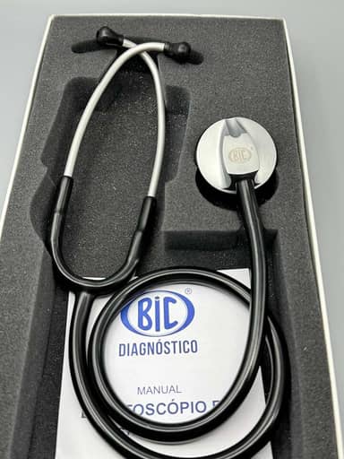 Estetoscópio Adulto Unisson Standard Preto Tradicional BIC - Ideal para Estudantes Enfermagem e Veterinária