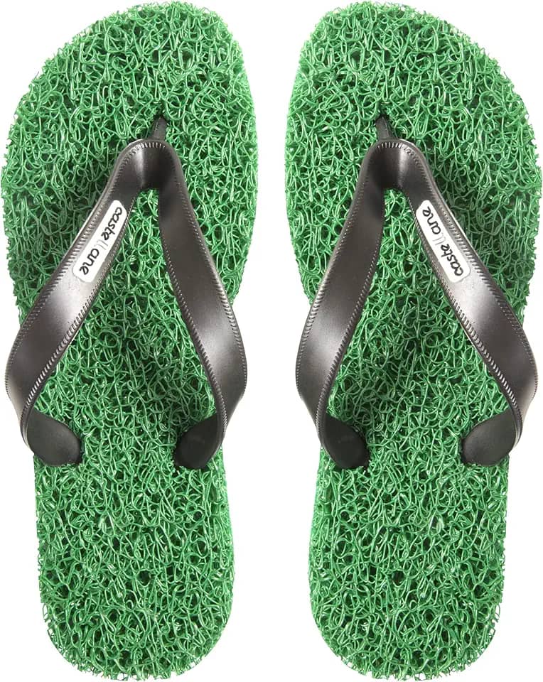 Chinelo Confort Masculino indicado para pessoas que sofrem com Fascite Plantar, esporão de calcâneo, Hiperidrose PLantar e Neuroma de Morton, além disso, dá a sensação de estar pisando em um tapete macio.