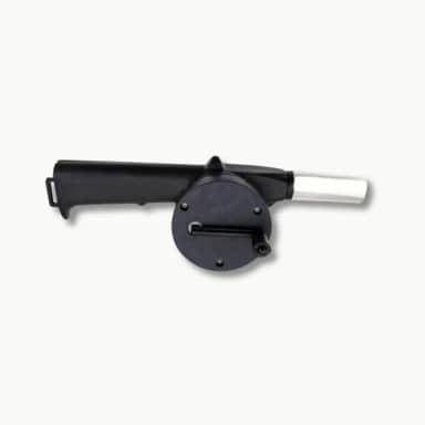 Soprador Manual para Churrasqueira com Boca Metálica – Acessório Portátil para Acender Fogo com Segurança, Praticidade e Controle