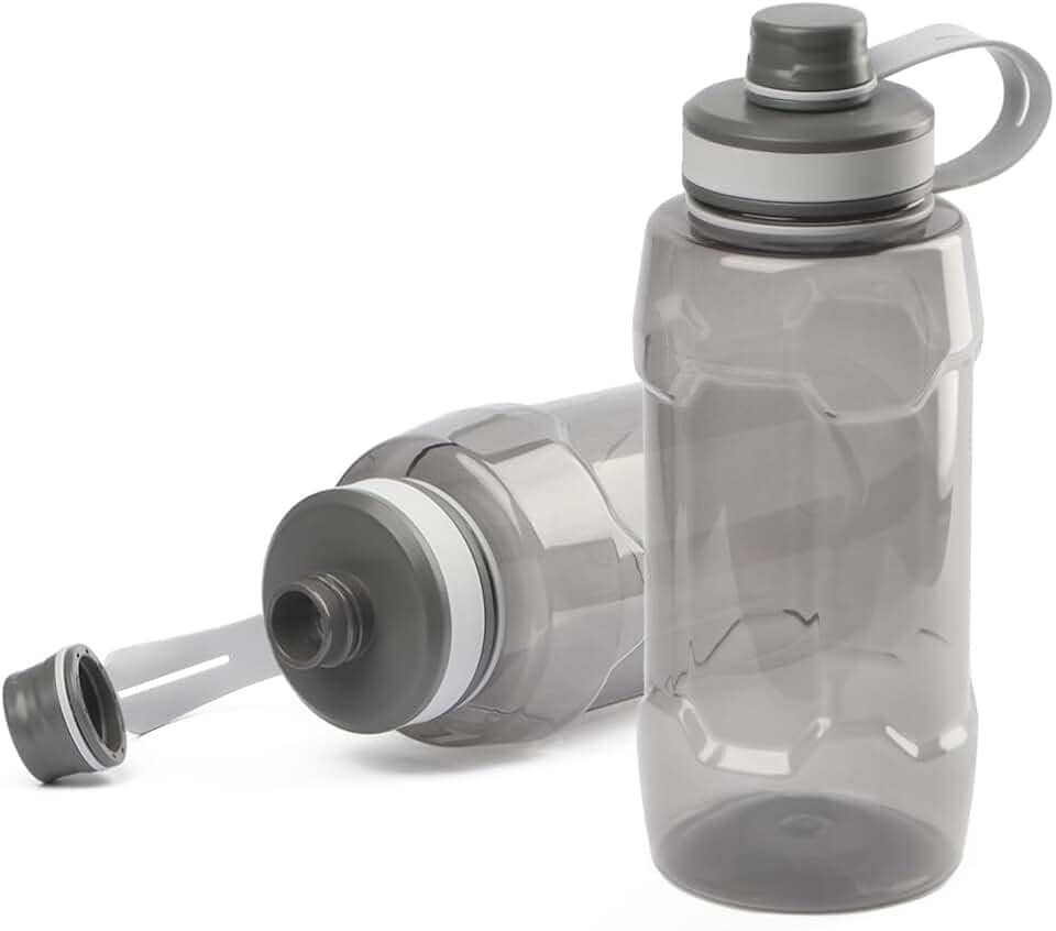 Garrafa De Água 1,5 Litros com Alça de Mão Para Transporte e Tampa Com Anel de Silicone Para Vedação anti vazamento, Bico Rosqueável Para Acesso Rápido na Cor Preto Transparente UTIMAIS+