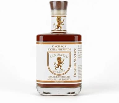 CACHAÇA EXTRA PREMIUM SAN MARCO DI LEON - DESTILAÇÃO DUPLA - ENVELHECIDA EM BARRIL DE CARVÁLHO TOSTA MÉDIA - SABOR SUAVE AMADEIRADO - NOTAS DE BAUNILHA, AMÊNDOAS E MEL - 700 ml 40% vol.