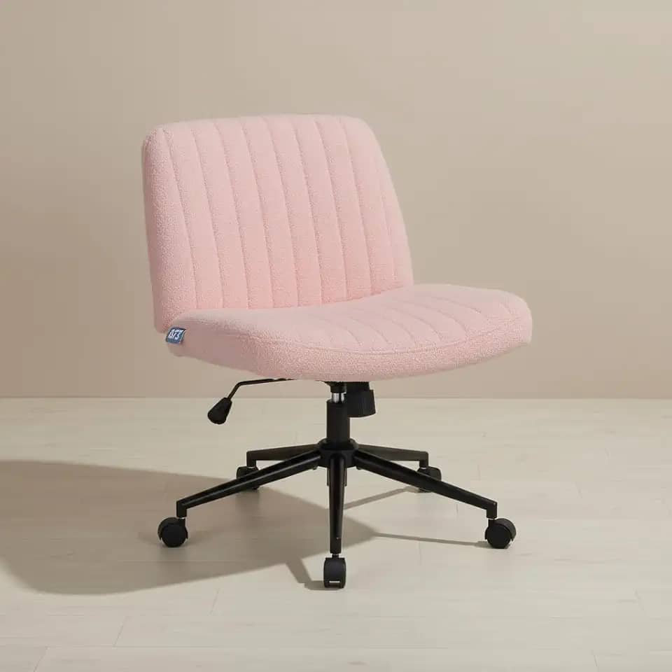 Cadeira Escritório DT3 Dolly, Assento Extra Grande e Largo, Leisure, Penteadeira, Escrivaninha, Ceriticação NR-17, Giratória, com rodinha (Boucle, Pink)