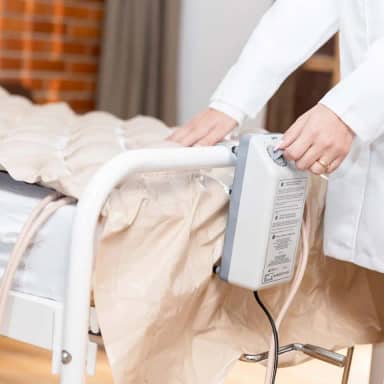 Colchão Pneumático para Tratamento de Escaras até 135 Kg Air Plus Dellamed