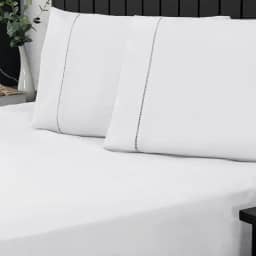 Jogo de Cama Queen Percal 400 Fios Ponto Palito 03 Peças, Antiácaro, Anti-pilling com Toque Macio - Branco