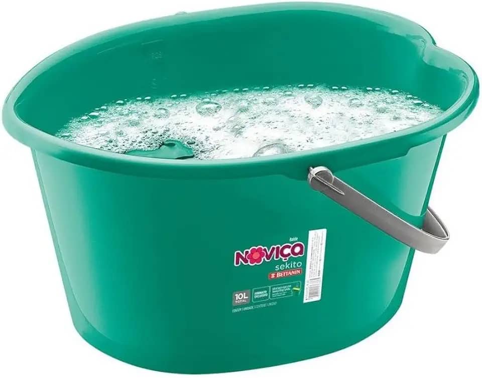 Noviça - Balde Plástico Sekito de 10 Litros com Régua de Litragem, Cor Verde, Bettanin