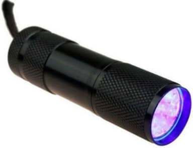 Lanterna 9 Leds UV Luz Negra Ultra Violeta de Aluminio Preto. Caça Escorpiao, Detecta Nota Falsa e cartão, caça vazamento, vidro quebrado, seca esmalte, tinta e cola, Camping, Carrega Slime